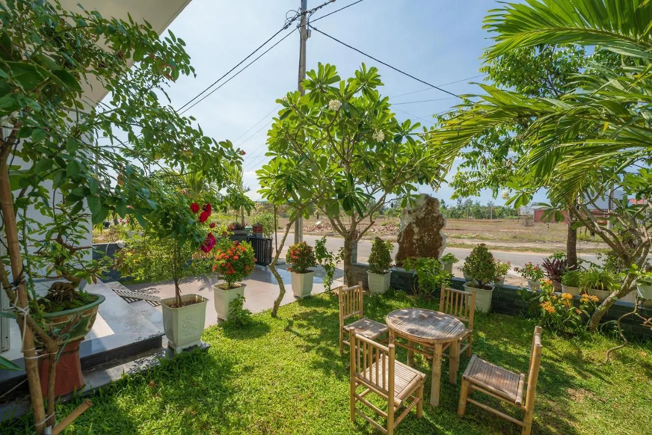 Yellow Daisy Villa Хойан