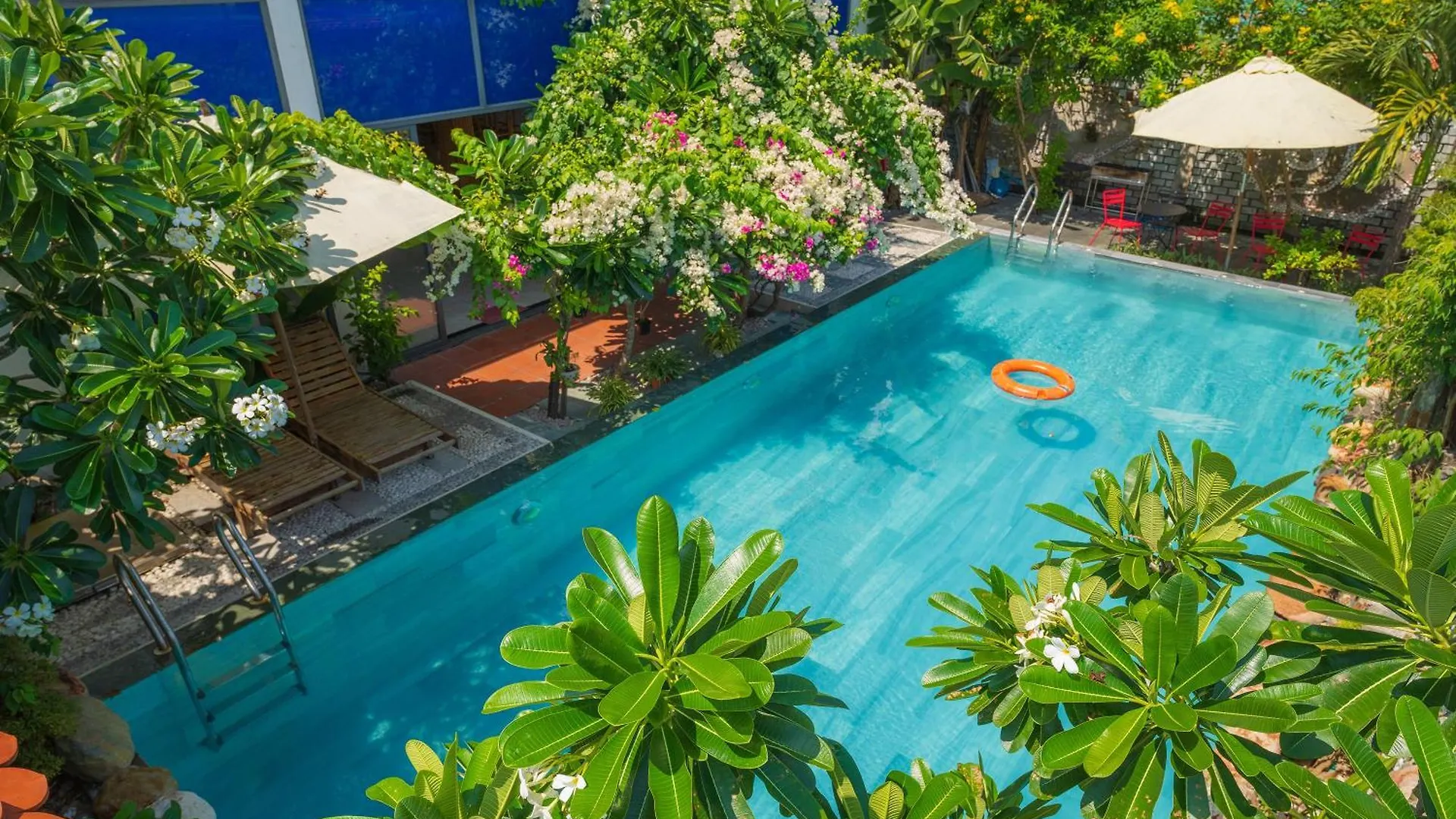 Контакты Yellow Daisy Villa