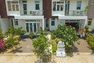 Yellow Daisy Villa Хойан