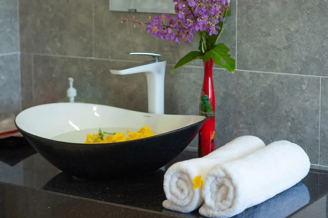 Yellow Daisy Villa Хойан Вьетнам