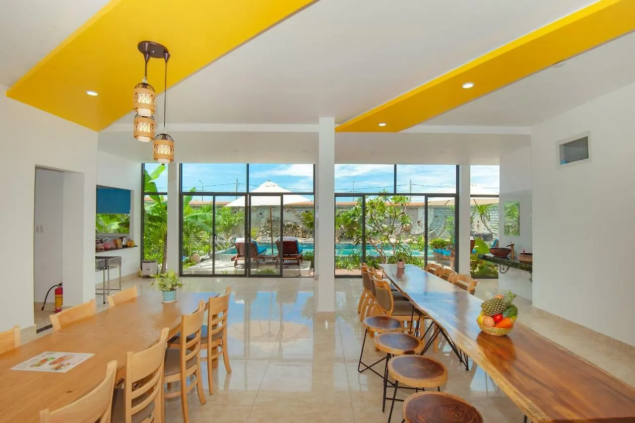 Yellow Daisy Villa Хойан